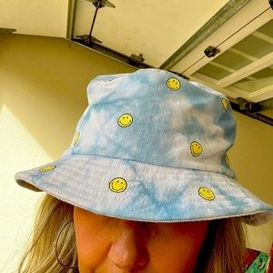 Smiley face bucket hat